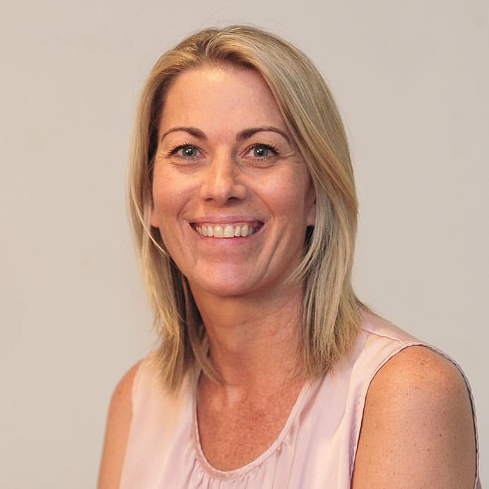 profile-staff-sam Our team 4